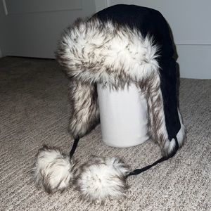 Black Fluffy Winter Trapper Hat